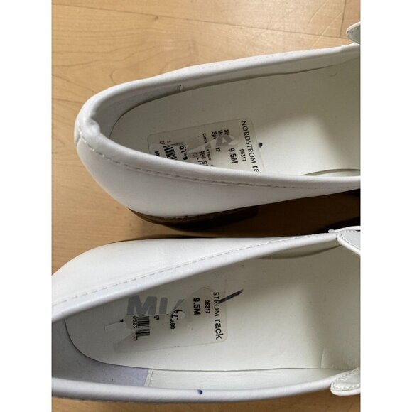 MIA Women Sz 9.5 "Dalilah" Platform Lug Sole Loafer White - Flaw markings - Picture 3 of 9